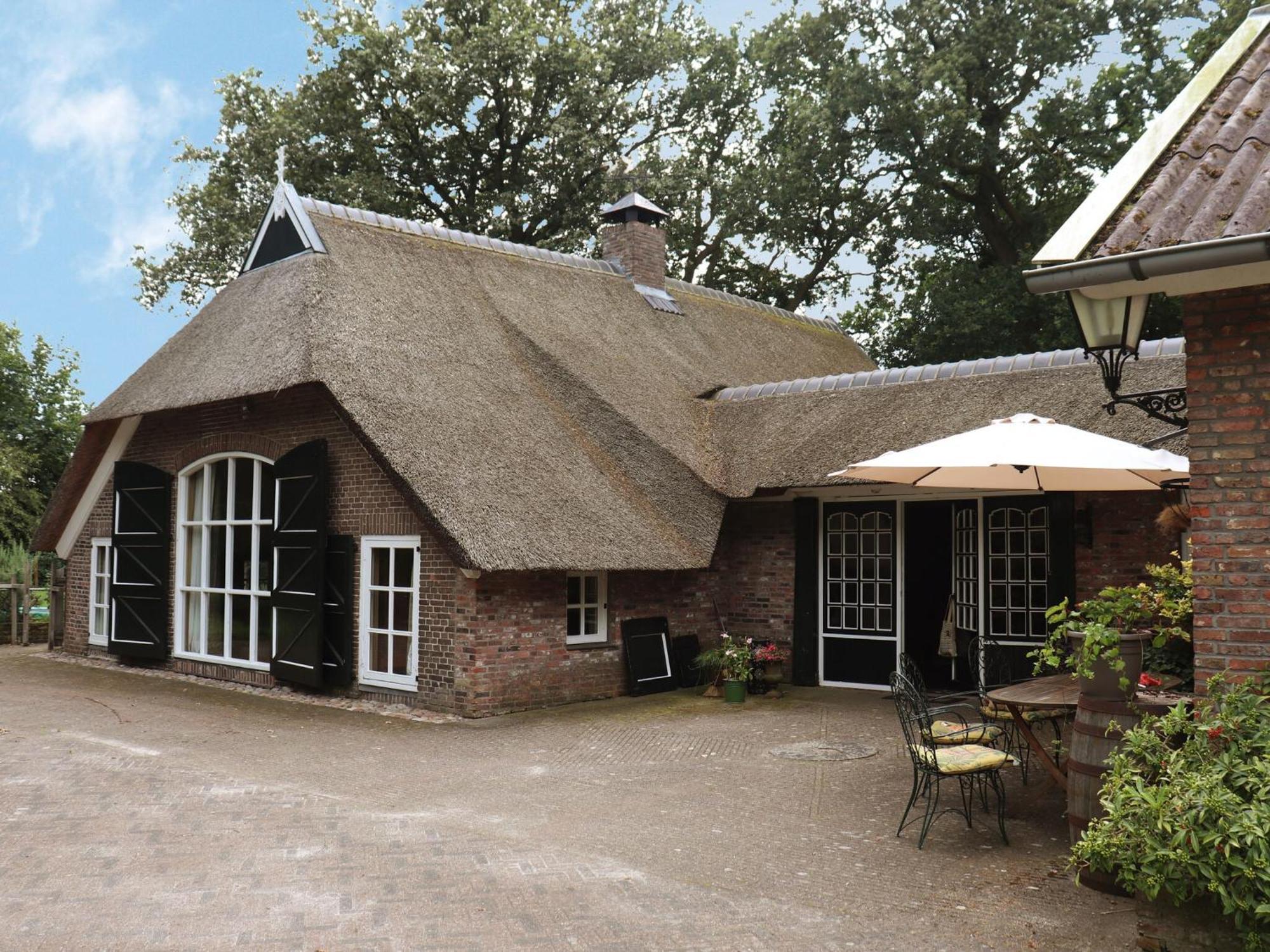 Villa On An Estate In Rheezerveen With Garden Экстерьер фото